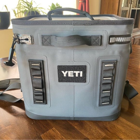 Yeti - Picture 8 of 8